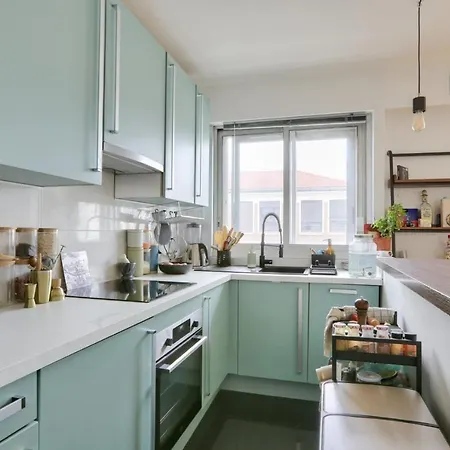 Apartament Charming Apartment With Balcony In Republique