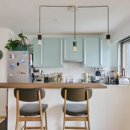 Charming Apartment With Balcony In Republique Apartament Paryż