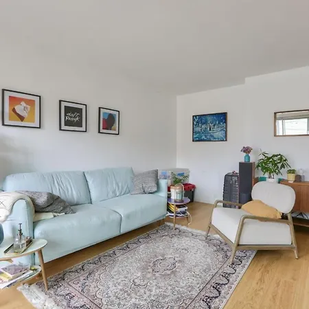 Charming Apartment With Balcony In Republique * Paryż