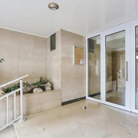 Charming Apartment With Balcony In Republique * Paryż