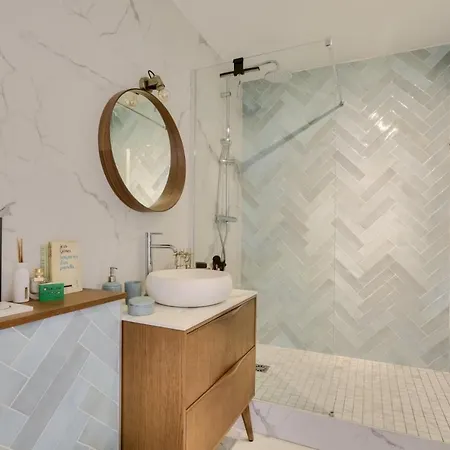Apartament Charming Apartment With Balcony In Republique *